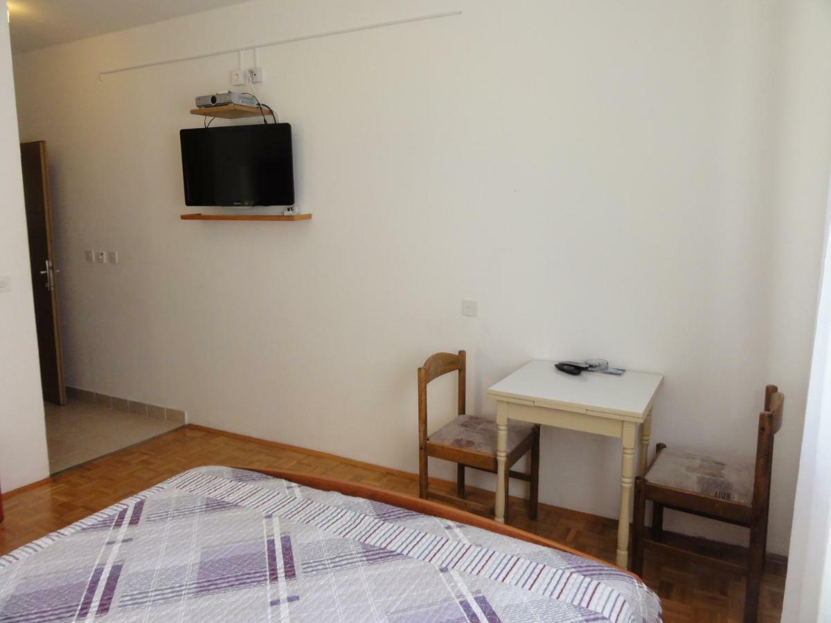 Nice And Cozy Apartment Ferry In Medulin Exterior photo